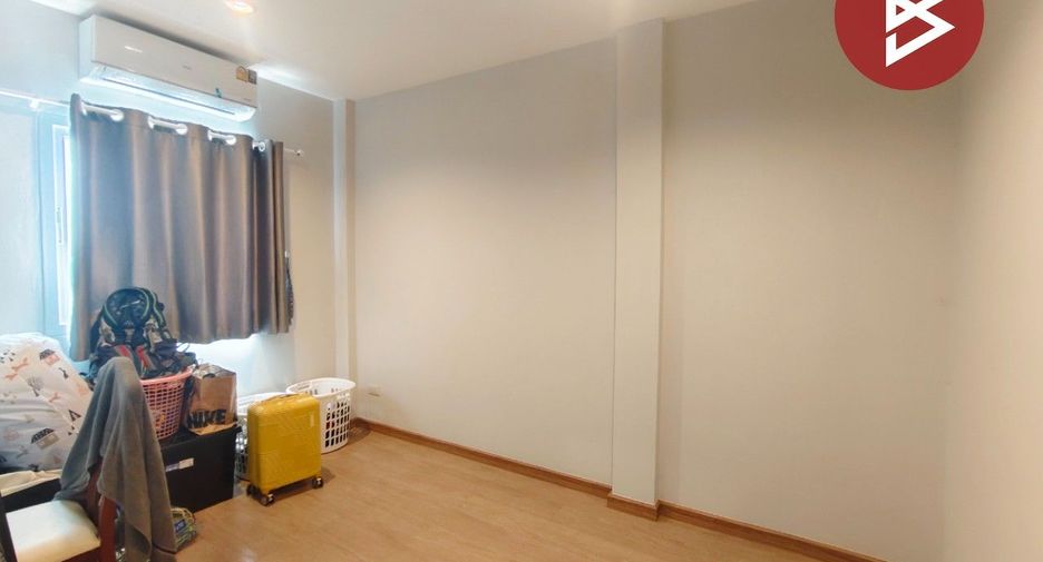 Casa adosada en venta de 3 habitaciones en Nong Khaem, Bangkok