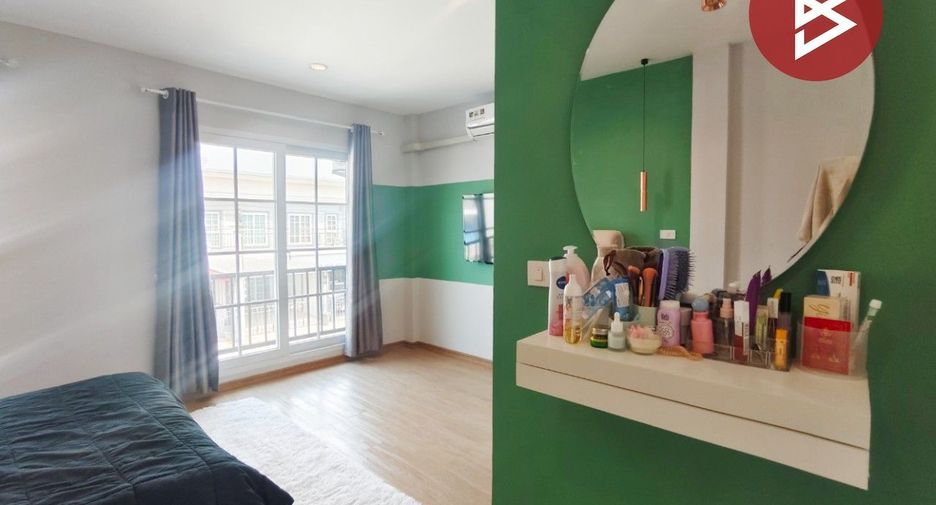 Casa adosada en venta de 3 habitaciones en Nong Khaem, Bangkok