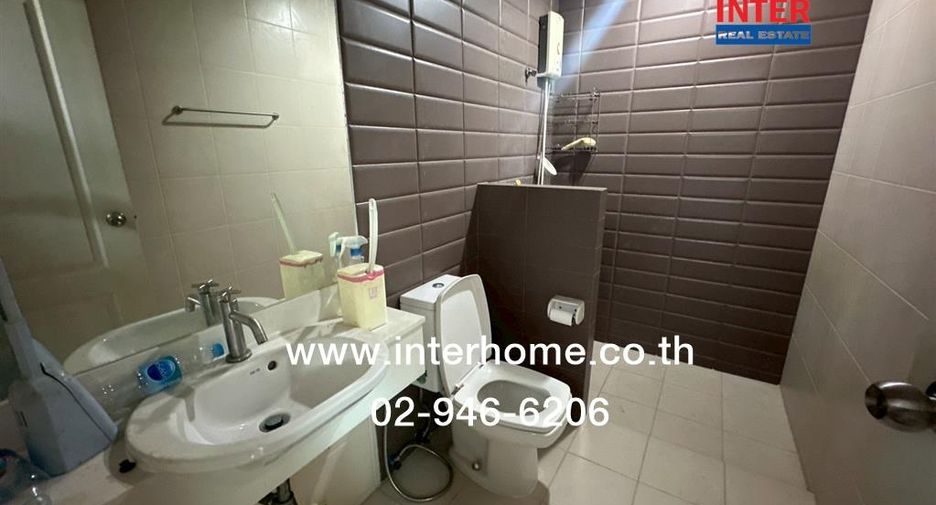 For sale 3 bedrooms townhouse in Lat Phrao, Bangkok