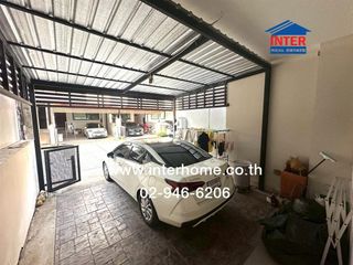 For sale 3 bedrooms townhouse in Lat Phrao, Bangkok