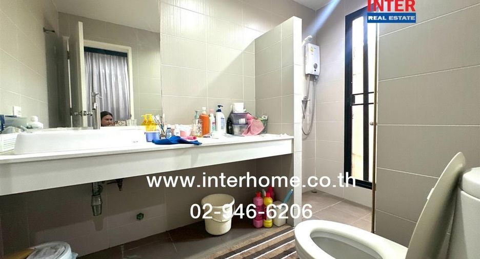 For sale 3 bedrooms townhouse in Lat Phrao, Bangkok
