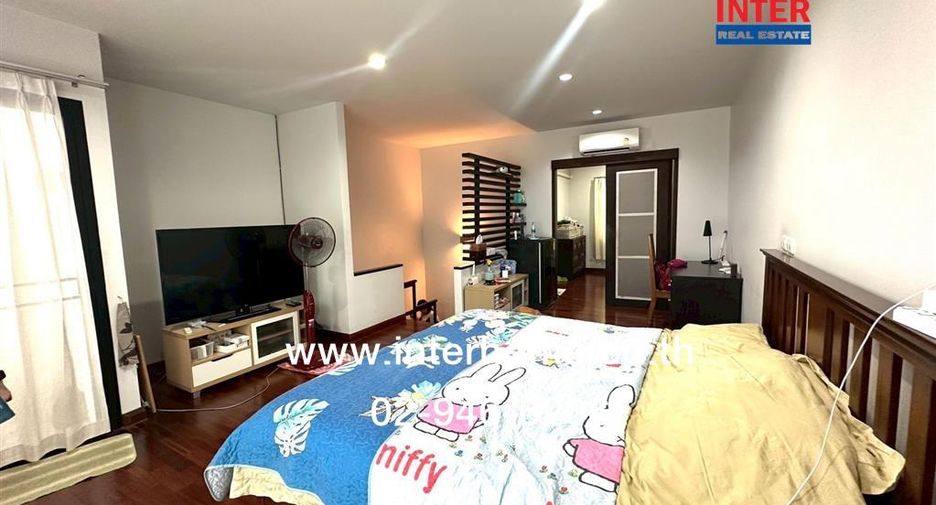 For sale 3 bedrooms townhouse in Lat Phrao, Bangkok