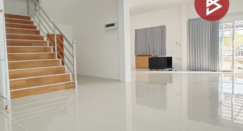 For sale 4 bedrooms house in Mueang Chachoengsao, Chachoengsao