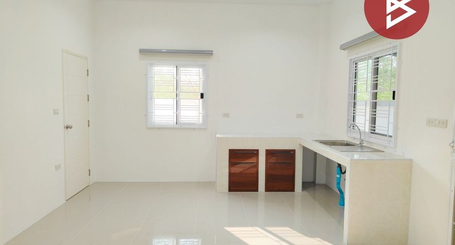 For sale 4 bedrooms house in Mueang Chachoengsao, Chachoengsao