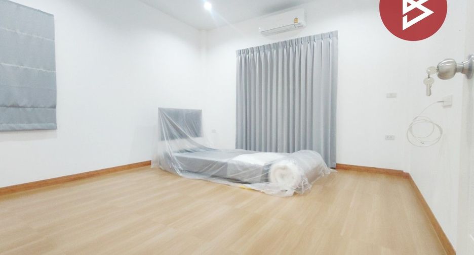 For sale 4 bedrooms house in Mueang Chachoengsao, Chachoengsao