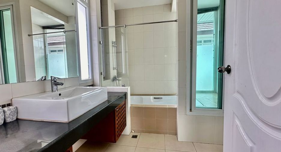 For rent 3 bedrooms house in Si Racha, Chonburi