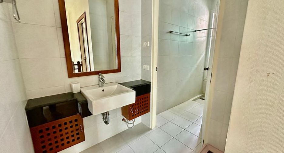 For rent 3 bedrooms house in Si Racha, Chonburi