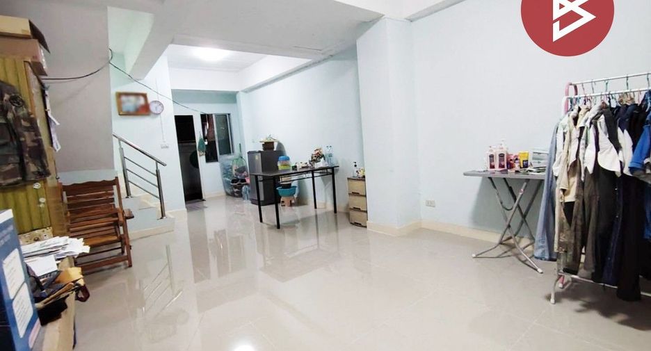 Casa adosada en venta de 2 habitaciones en Bang Sao Thong, Samut Prakan