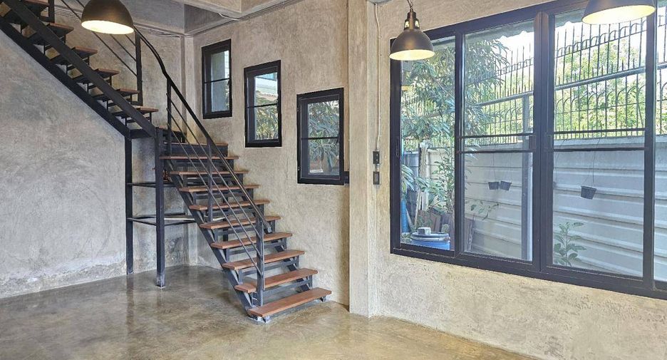 For sale 6 bedrooms house in Mueang Nonthaburi, Nonthaburi