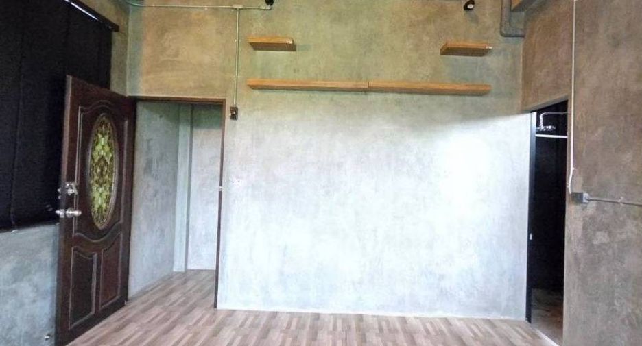 For sale 6 bedrooms house in Mueang Nonthaburi, Nonthaburi