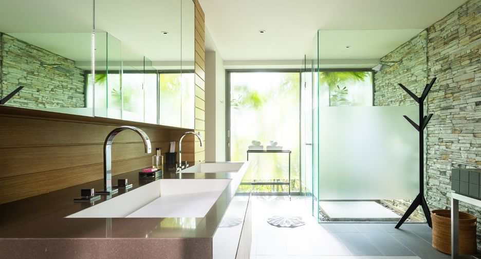 For sale 7 bedrooms villa in Thalang, Phuket