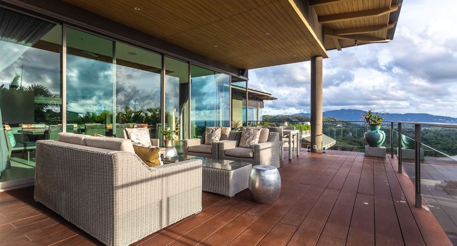 For sale 7 bedrooms villa in Thalang, Phuket