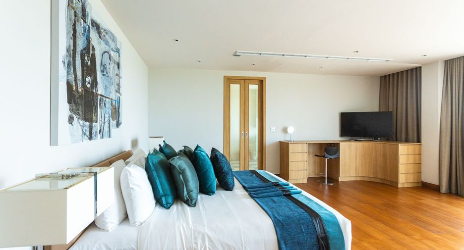 For sale 7 bedrooms villa in Thalang, Phuket
