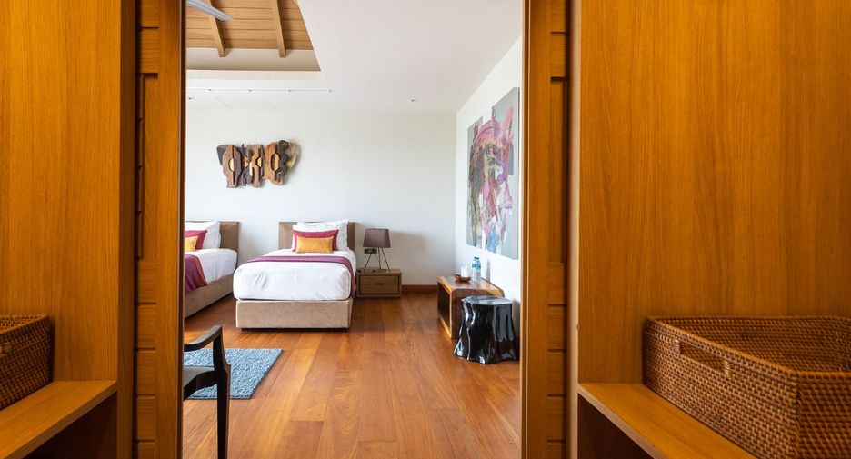 For sale 7 bedrooms villa in Thalang, Phuket
