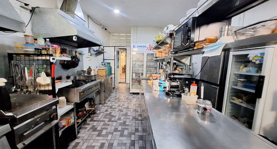 Local comercial en venta de 2 habitaciones en Mueang Khon Kaen, Khon Kaen