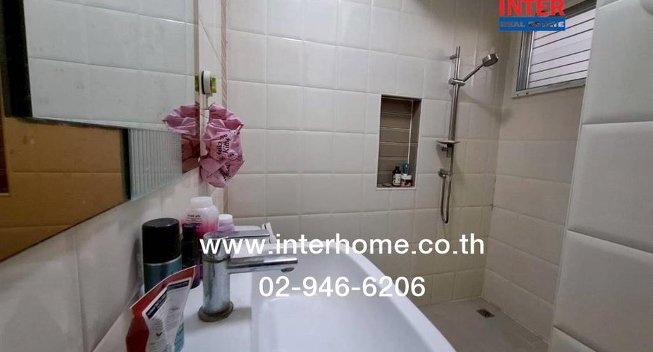For sale 3 bedrooms townhouse in Mueang Nonthaburi, Nonthaburi