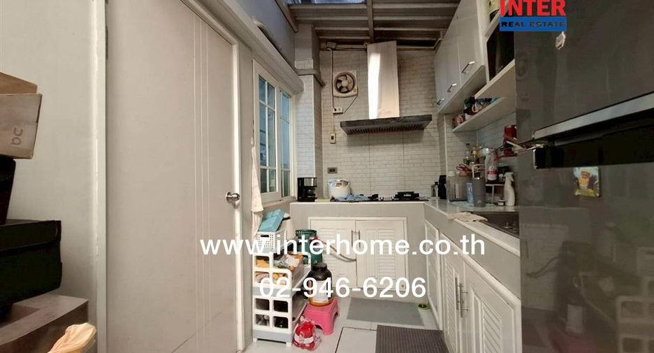 For sale 3 bedrooms townhouse in Mueang Nonthaburi, Nonthaburi