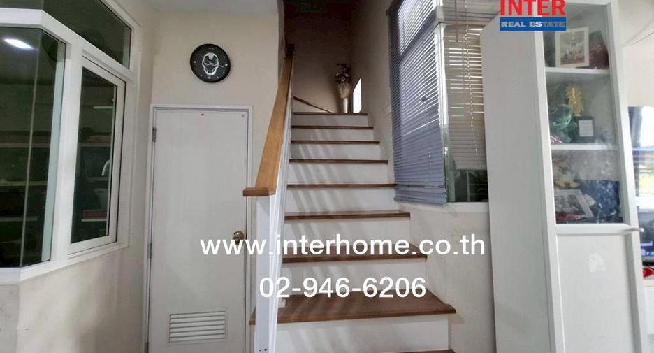 For sale 3 bedrooms townhouse in Mueang Nonthaburi, Nonthaburi