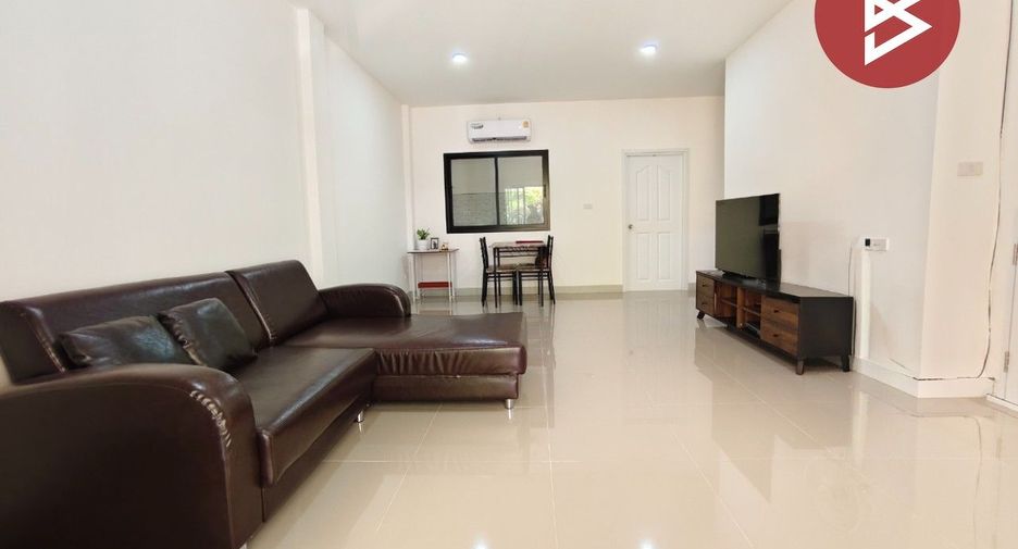 À vendre 3 chambres maison de ville à Krathum Baen, Samut Sakhon