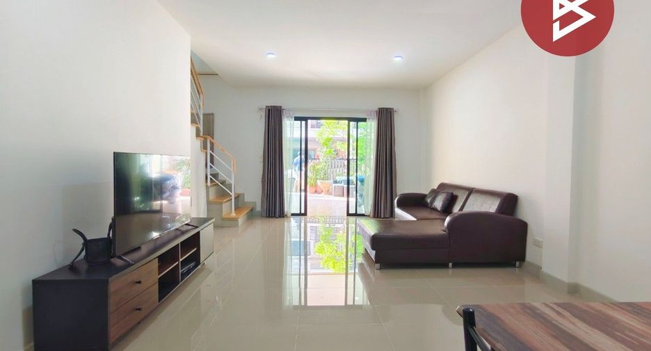À vendre 3 chambres maison de ville à Krathum Baen, Samut Sakhon