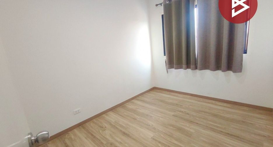 For sale 3 bedrooms townhouse in Mueang Chachoengsao, Chachoengsao
