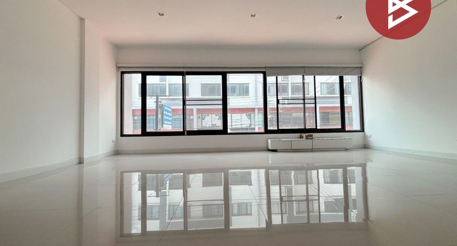 For sale 2 bedrooms retail Space in Bang Sao Thong, Samut Prakan