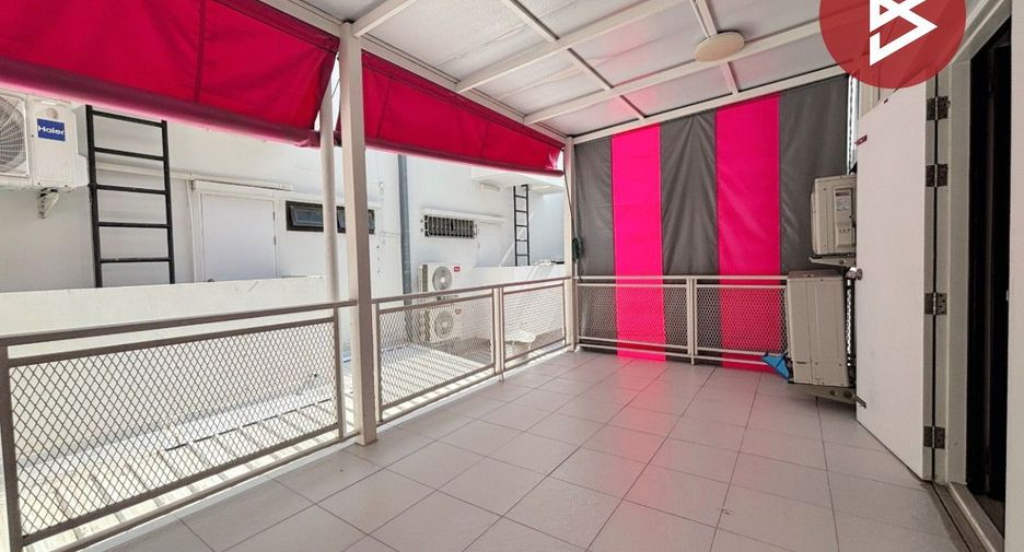 For sale 2 bedrooms retail Space in Bang Sao Thong, Samut Prakan