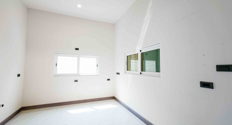 For sale 4 bedrooms house in Pak Kret, Nonthaburi