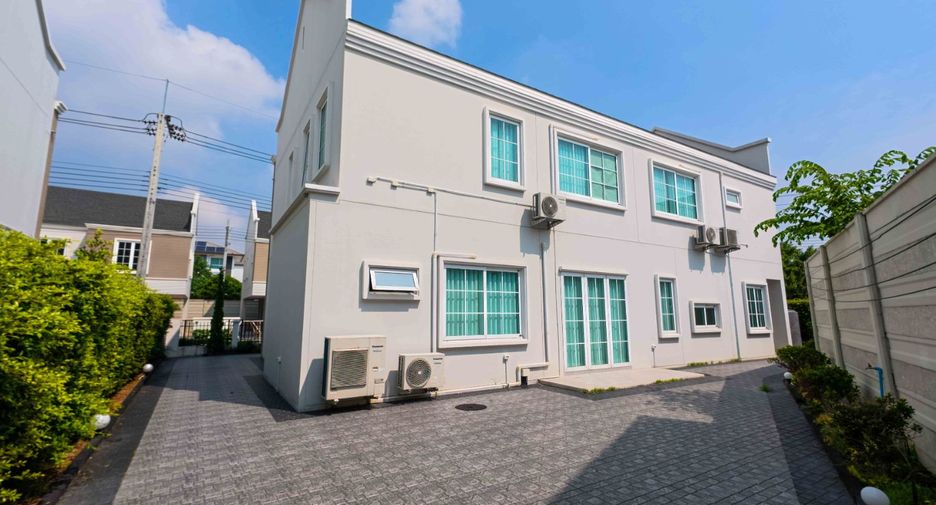 For sale 4 bedrooms house in Pak Kret, Nonthaburi
