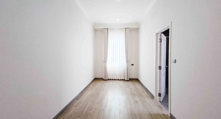 For sale 4 bedrooms house in Pak Kret, Nonthaburi