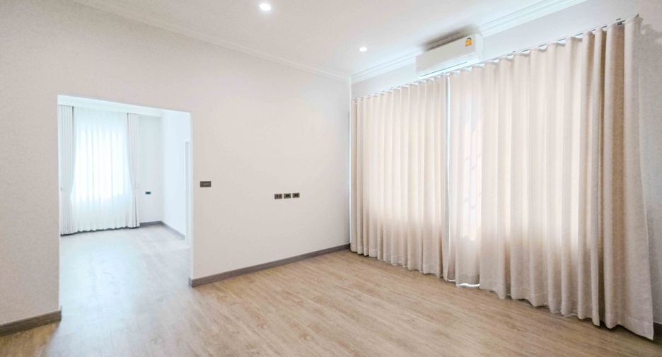 For sale 4 bedrooms house in Pak Kret, Nonthaburi