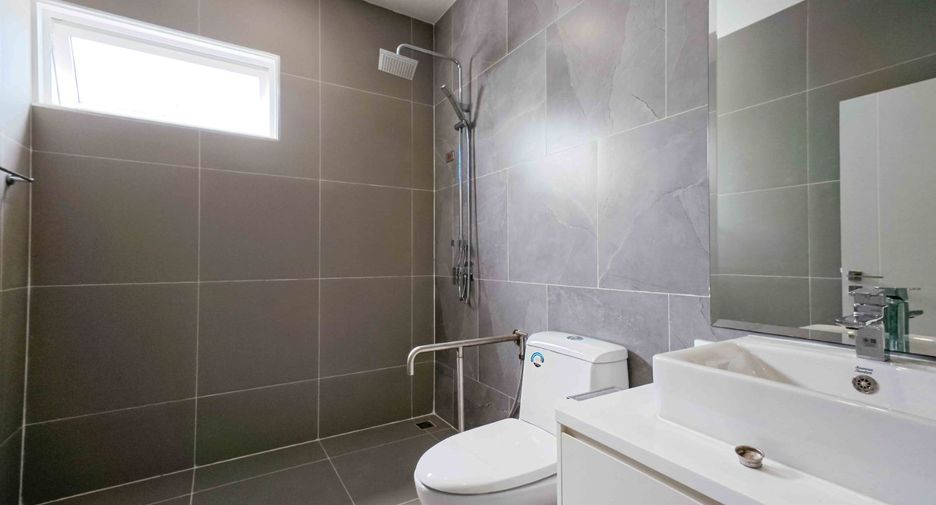 For sale 4 bedrooms house in Pak Kret, Nonthaburi