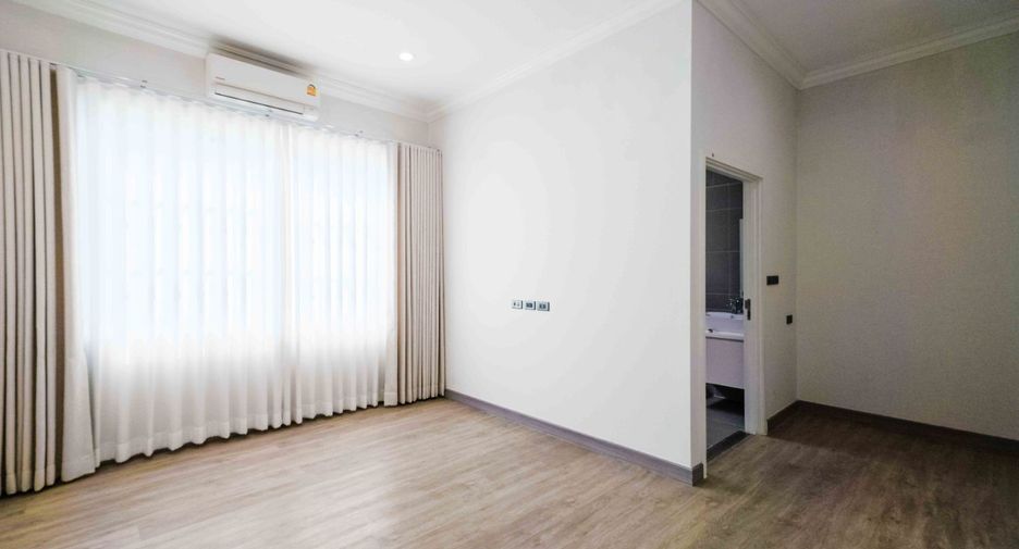 For sale 4 bedrooms house in Pak Kret, Nonthaburi