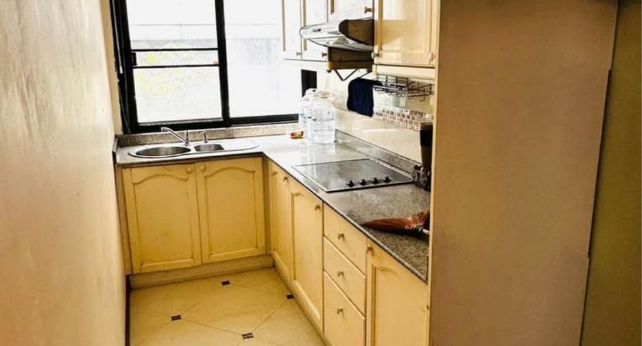 For sale 2 bedrooms condo in Sathon, Bangkok