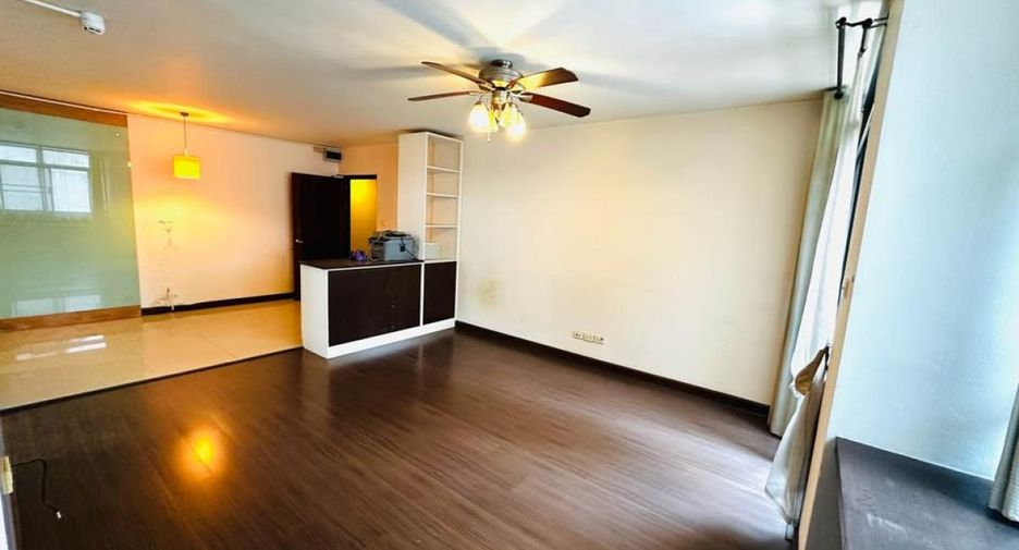 For sale 2 bedrooms condo in Sathon, Bangkok
