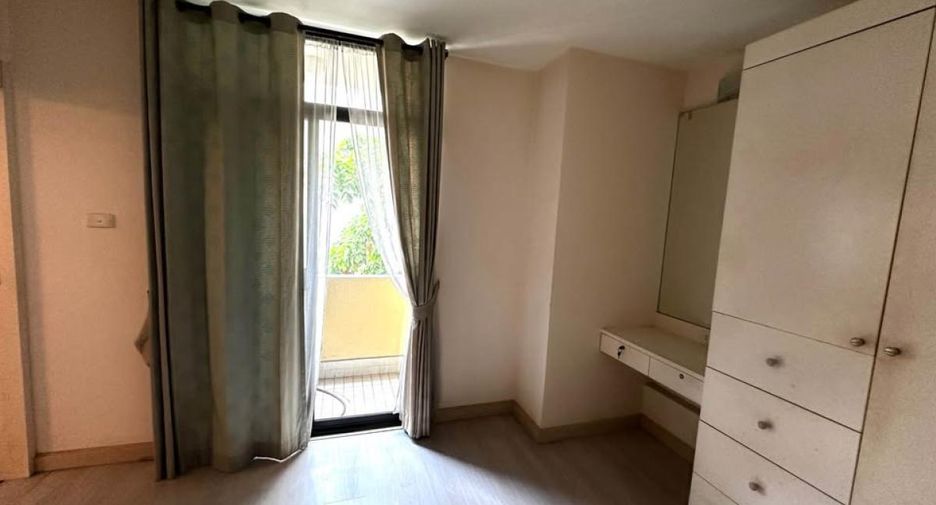 For sale 2 bedrooms condo in Sathon, Bangkok