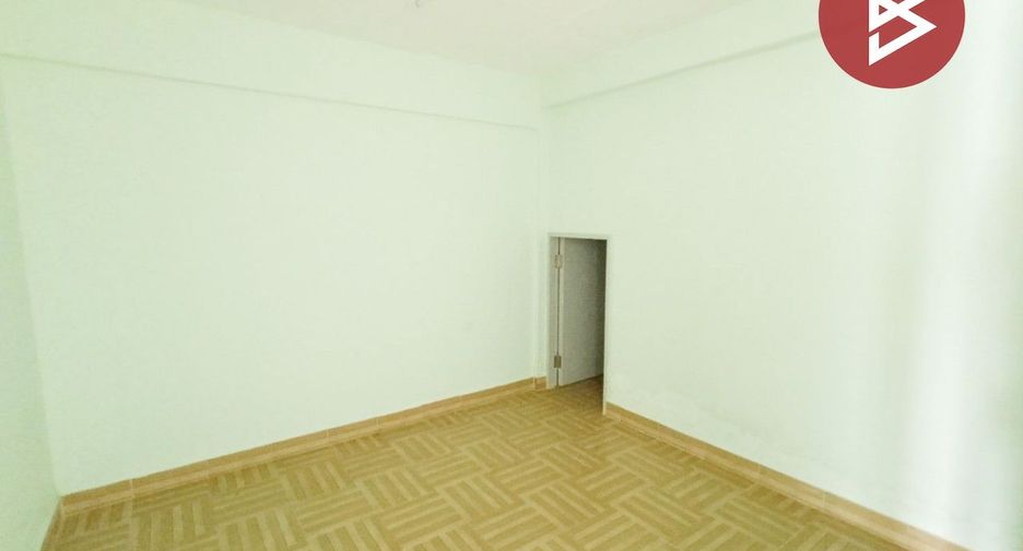 For sale 3 ベッドルーム townhouse in Klaeng, Rayong
