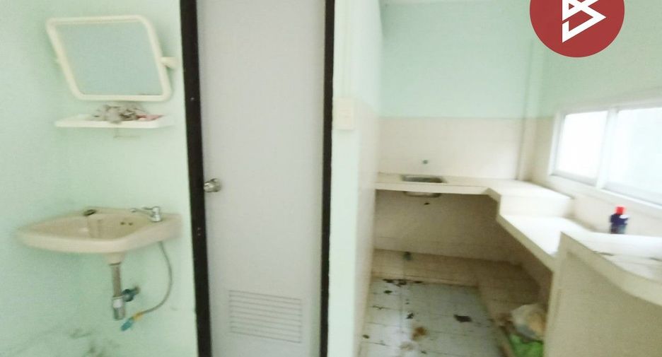 For sale 3 ベッドルーム townhouse in Klaeng, Rayong