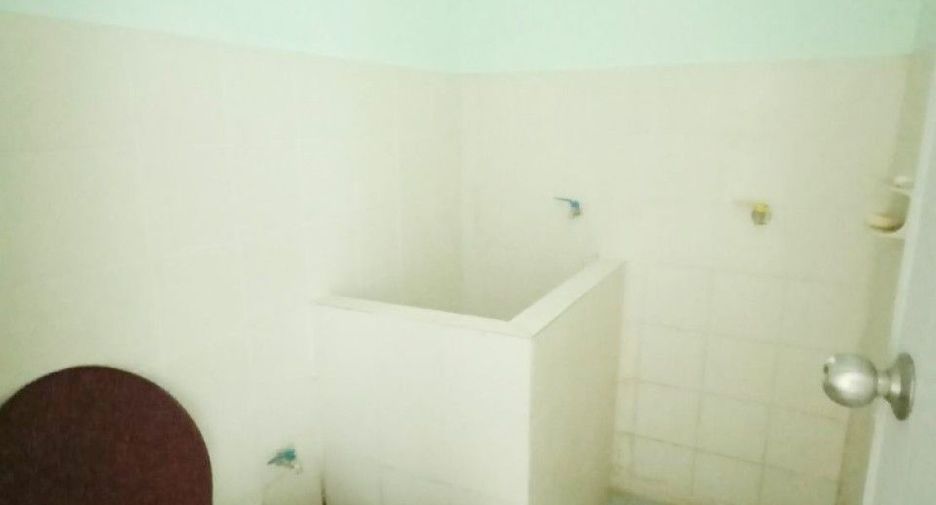For sale 3 ベッドルーム townhouse in Klaeng, Rayong