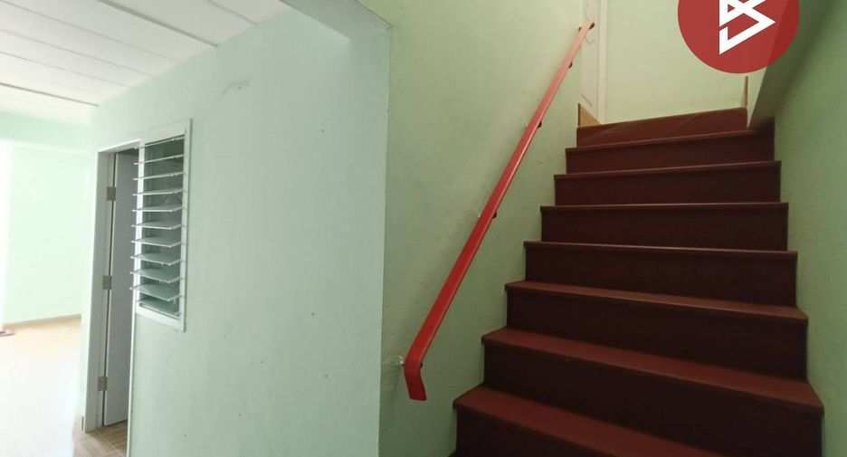 For sale 3 ベッドルーム townhouse in Klaeng, Rayong