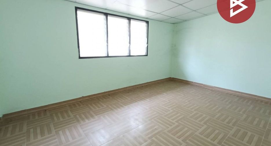 For sale 3 ベッドルーム townhouse in Klaeng, Rayong