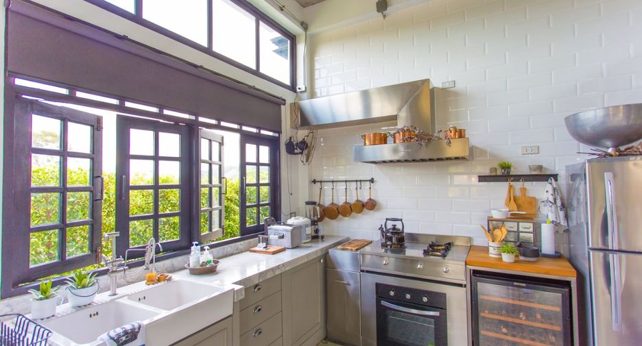 For sale 4 bedrooms villa in Thalang, Phuket