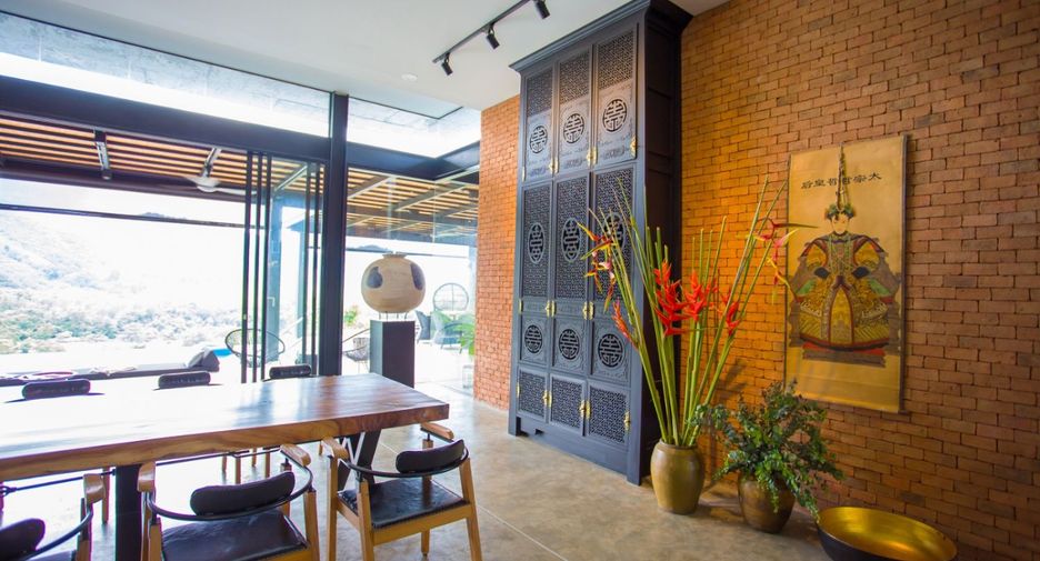 For sale 4 bedrooms villa in Thalang, Phuket