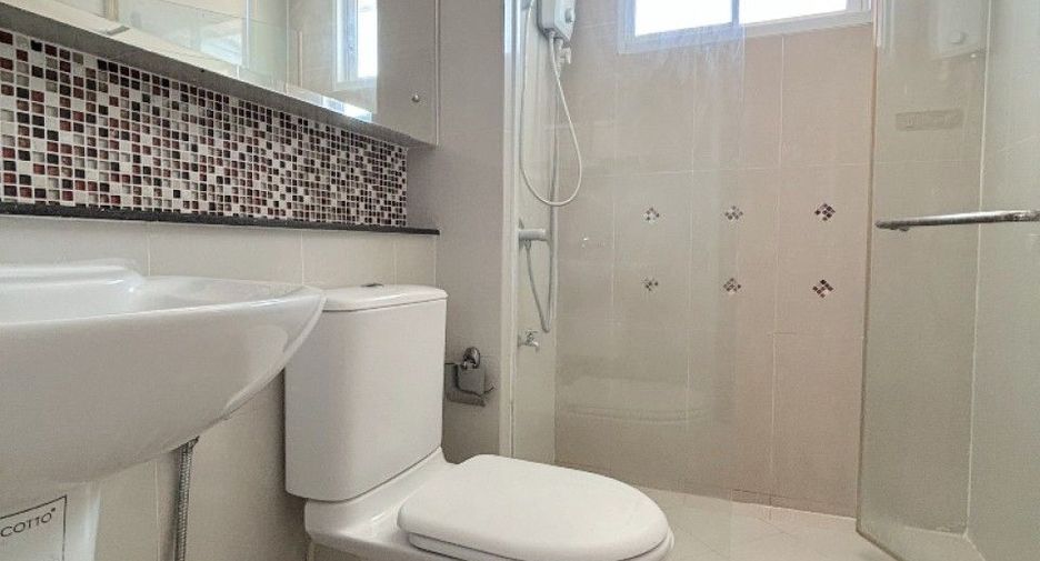 Casa en venta de 4 habitaciones en Lat Krabang, Bangkok