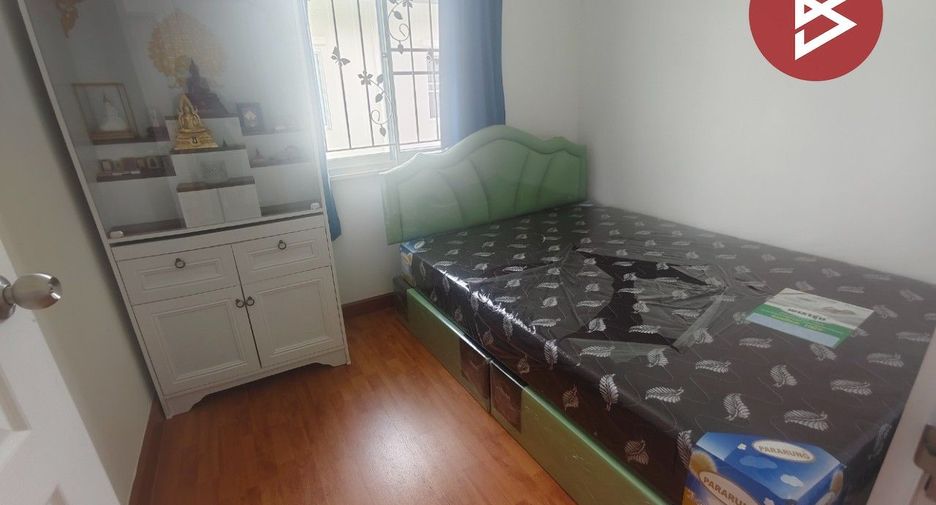 For sale 4 bedrooms townhouse in Krathum Baen, Samut Sakhon