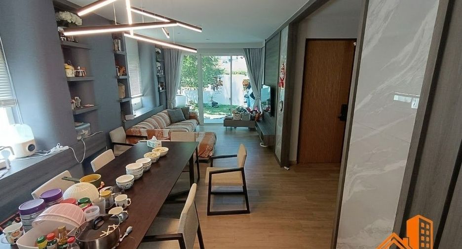 For sale 4 bedrooms house in Lat Phrao, Bangkok