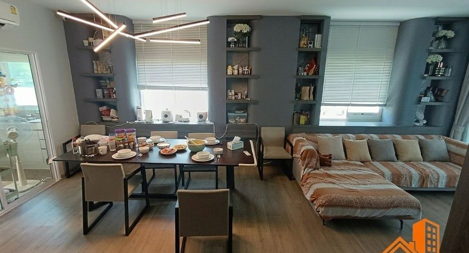 For sale 4 bedrooms house in Lat Phrao, Bangkok