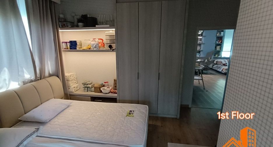 For sale 4 bedrooms house in Lat Phrao, Bangkok