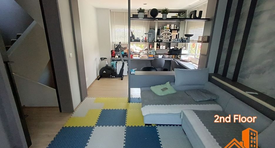 For sale 4 bedrooms house in Lat Phrao, Bangkok