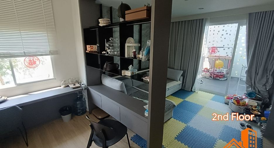 For sale 4 bedrooms house in Lat Phrao, Bangkok